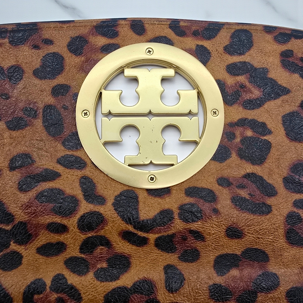 Tory Burch Ainsley Leopard Print Patent Leather Clutch Crossbody Gold Logo Bag - Picture 10 of 17